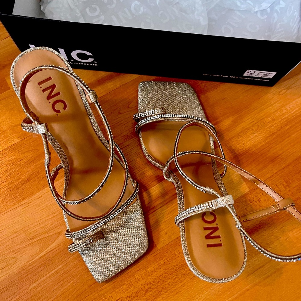 FREE SHIPPING ‼️BRAND NEW IN BOX- NEVER WORN EVENING HEELS FOR WOMEN 👠 SIZE 8